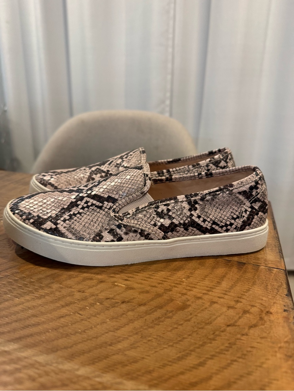 Slip-On Women’s Sneakers in Snakeskin Print 7.5